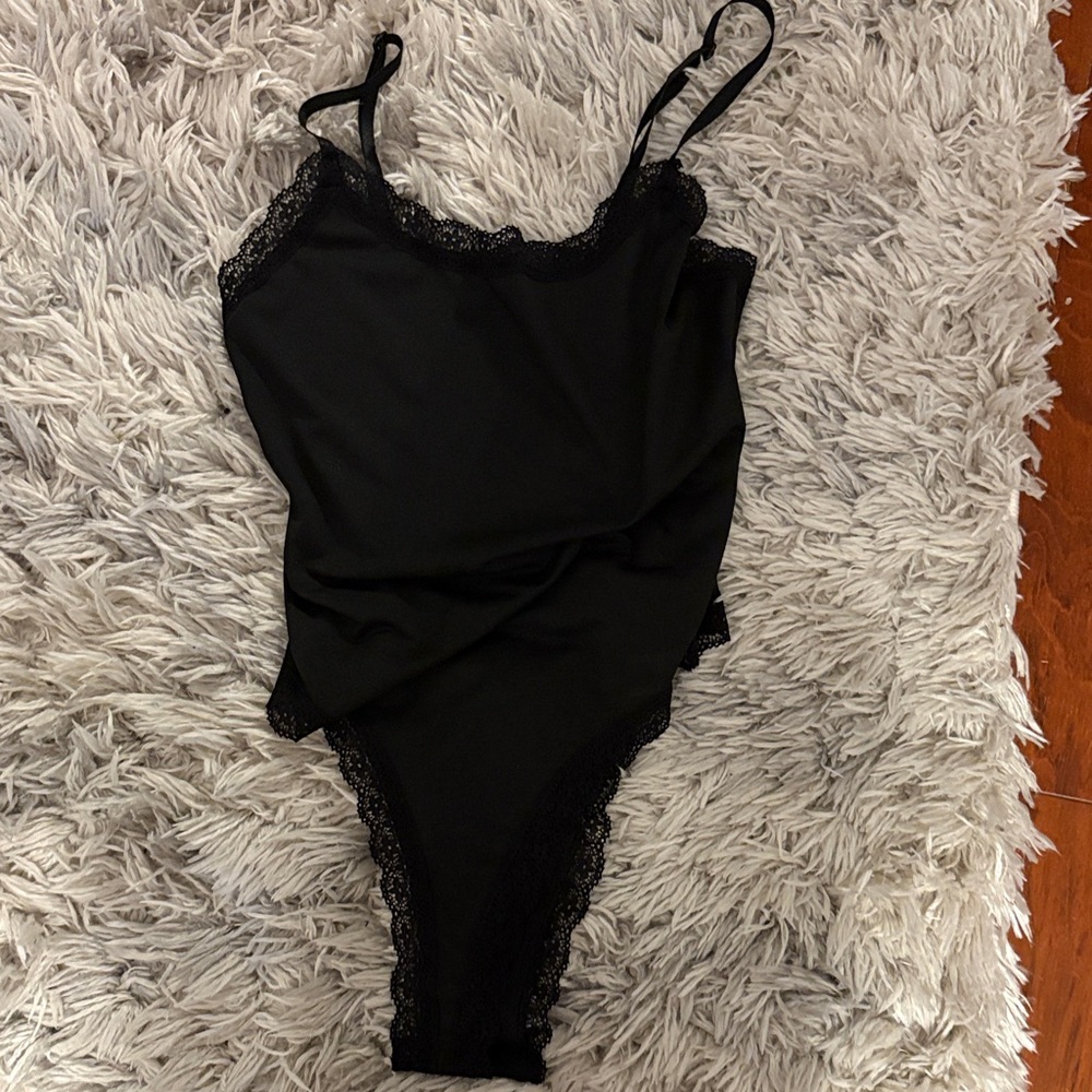 SHEIN Black Lace Trim Bodysuit